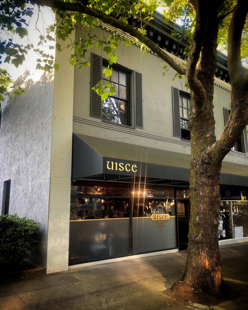 Uisce Irish Pub Image