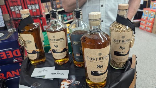 Zipps Liquors by null