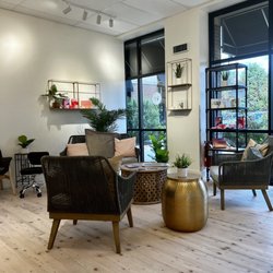 The W Nail Bar - Fishers - Waiting area