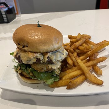CanopyRoad Cafe - Back porch burger - Breakfast & Brunch Near Me - Tampa, Florida CanopyRoad Cafe - Back porch burger - Breakfast & Brunch Near Me - Tampa, Florida
