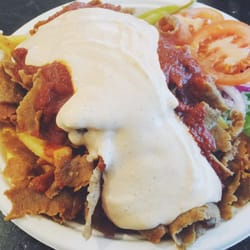 Huvudstagrillen - I jakt på Stockholms bästa kebab: en ganska bra, riktigt maffig kebabtallrik!
