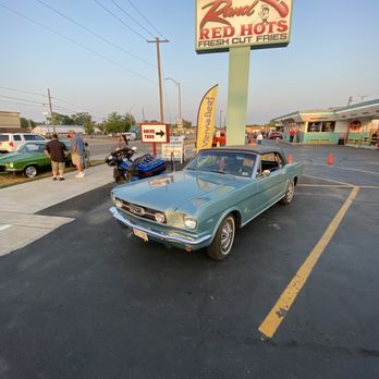 Rand Red Hots - Mustang - Hot Dogs Near Me - Des Plaines, Illinois