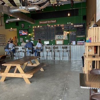 Half Batch Brewing - Inside bar area - Breweries Near Me - Hendersonville, Tennessee