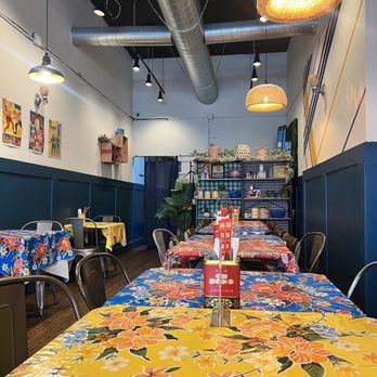 Pintoh Thai - Interior (plenty of seating outside of this photo) - Thai Near Me - Oakland, California Pintoh Thai - Interior (plenty of seating outside of this photo) - Thai Near Me - Oakland, California