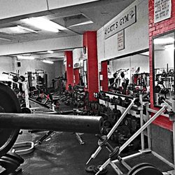 Catts Gym - Hardcore bodybuilding gym