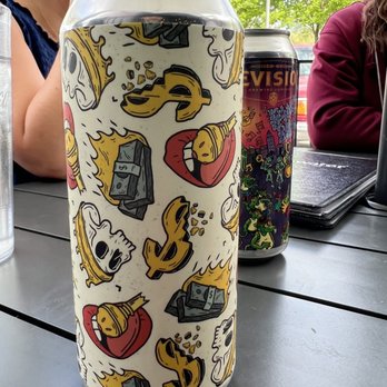 Slackwater - Outdoor patio and beers at Slackwater Sandy. - Pizza Near Me - Sandy, Utah Slackwater - Outdoor patio and beers at Slackwater Sandy. - Pizza Near Me - Sandy, Utah