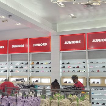 Shoe Palace - Inside - Shoe Stores Near Me - Orange, California Shoe Palace - Inside - Shoe Stores Near Me - Orange, California