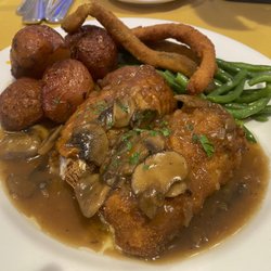 Li Greci's Staaten - I just loved the fresh-tasty chicken rollatini.