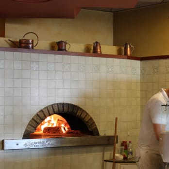 Pizzeria Europa - Pizza Near Me - Padova, PD Pizzeria Europa - Pizza Near Me - Padova, PD
