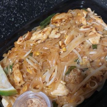 Manon - Pad Thai - Thai Near Me - Fullerton, California