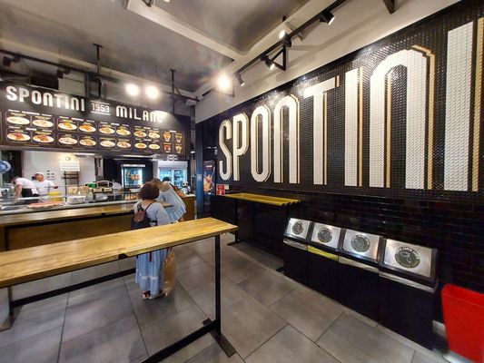 Spontini by null