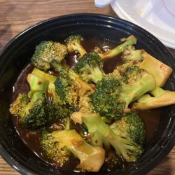 Hunan Cafe - Broccoli with Garlic Sauce (after I ate over half of it, couldn't wait)