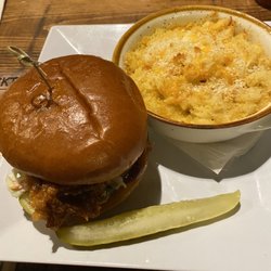 The Whiskey Kitchen - Pulled pork and Mac n cheese