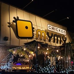 Exterior photo of Mymy Chicken Thornhill - Markham, Ontario Exterior photo of Mymy Chicken Thornhill - Markham, Ontario
