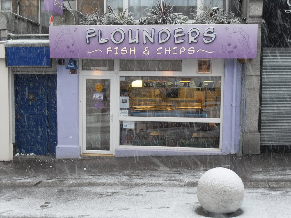 FLOUNDERS Updated September 2024 15 East Street, Newquay, Cornwall