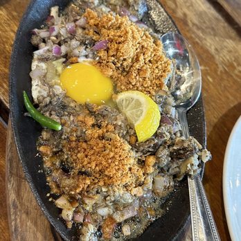Isla Restaurant - Filipino Near Me - Newark, California