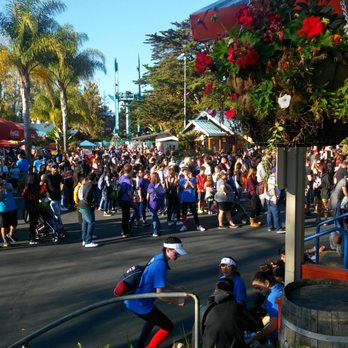 Six Flags Discovery Kingdom - Amusement Parks Near Me - Vallejo, California