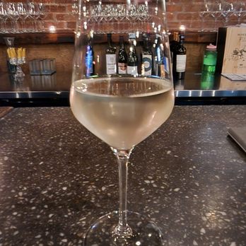 1915 Wine Cellar - Riesling - Wine Bars Near Me - Poughkeepsie, New York