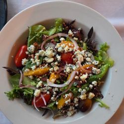 Peach blue cheese salad