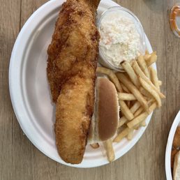 Fish Dinner, the cabbage salad is top tier! Fish Dinner, the cabbage salad is top tier!