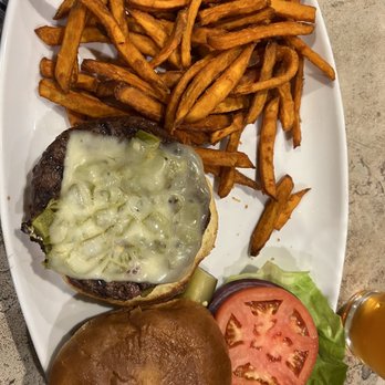Amaya - Buffalo burger - New American Near Me - Santa Fe, New Mexico