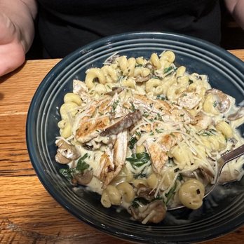 Cherry Street Pub - Mad Mushroom Pasta - Pubs Near Me - Lancaster, Ohio