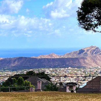 Maunalani Community Park - Spectacular view of Diamond Head. - Parks Near Me - Honolulu, Hawaii Maunalani Community Park - Spectacular view of Diamond Head. - Parks Near Me - Honolulu, Hawaii