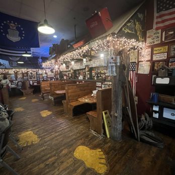 Lambert's Cafe - Aesthetics inside - Seafood Near Me - Foley, Alabama