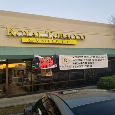 Royal Tobacco & Vape Outlet, 3301 Lorna Rd, Ste 4, Birmingham, AL 35216, US 
