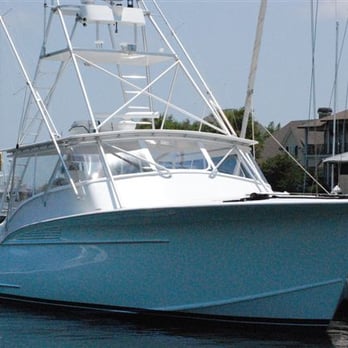 Uncharted Marine Canvas - Full Enclosure - Boat Dealers Near Me - Gulf Breeze, Florida Uncharted Marine Canvas - Full Enclosure - Boat Dealers Near Me - Gulf Breeze, Florida