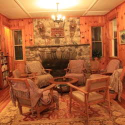 Echo Lake Lodge & Cottages - Living room