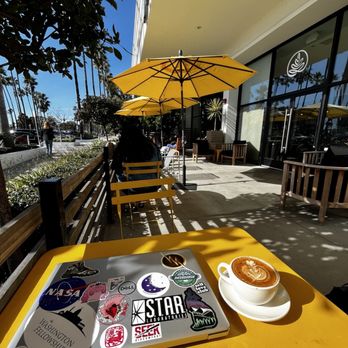 Caffe Luxxe - Outdoor seating - Coffee & Tea Near Me - Long Beach, California