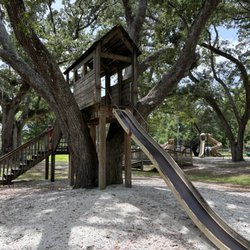Honeyville Park - Tree house with slide