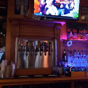 River Shack Tavern Gretna - Fabulous server Alisha - New American Near Me - Gretna, Louisiana