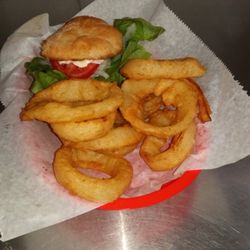 Moo Moo’s Pub - Burger and Onion Rings