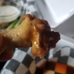 Rivals Sports Bar & Grill - Zesty Orange Soda.....Wings!!!