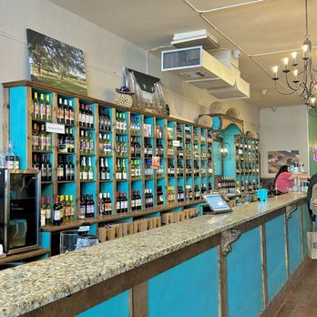 Fiesta Winery Main Street - Wine tasting counter! - Wine Tasting Room Near Me - Fredericksburg, Texas