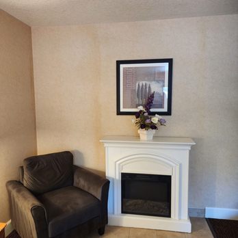 Best Western Plus Placerville Inn - Third floor room with fireplace. - Hotels Near Me - Placerville, California Best Western Plus Placerville Inn - Third floor room with fireplace. - Hotels Near Me - Placerville, California
