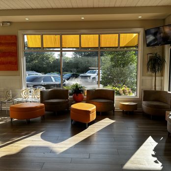 Citrus - Waiting area - American Near Me - Virginia Beach, Virginia Citrus - Waiting area - American Near Me - Virginia Beach, Virginia