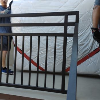 AZ Valley Movers - Straps to carry mattresses makes moving them a breeze for our crews. - Movers Near Me AZ Valley Movers - Straps to carry mattresses makes moving them a breeze for our crews. - Movers Near Me