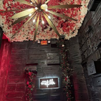 Casa Matilda's - the entrance to the restaurant - Lounges Near Me - Miami Beach, Florida