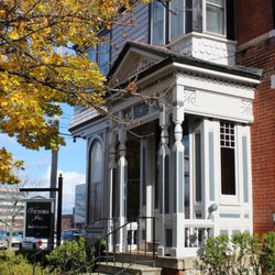 Victoria Inn - Victoria Inn - Historic Downtown Lodging