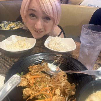 Thai Towne Eatery - Pad Thai Noodles - Thai Near Me - Orange, California