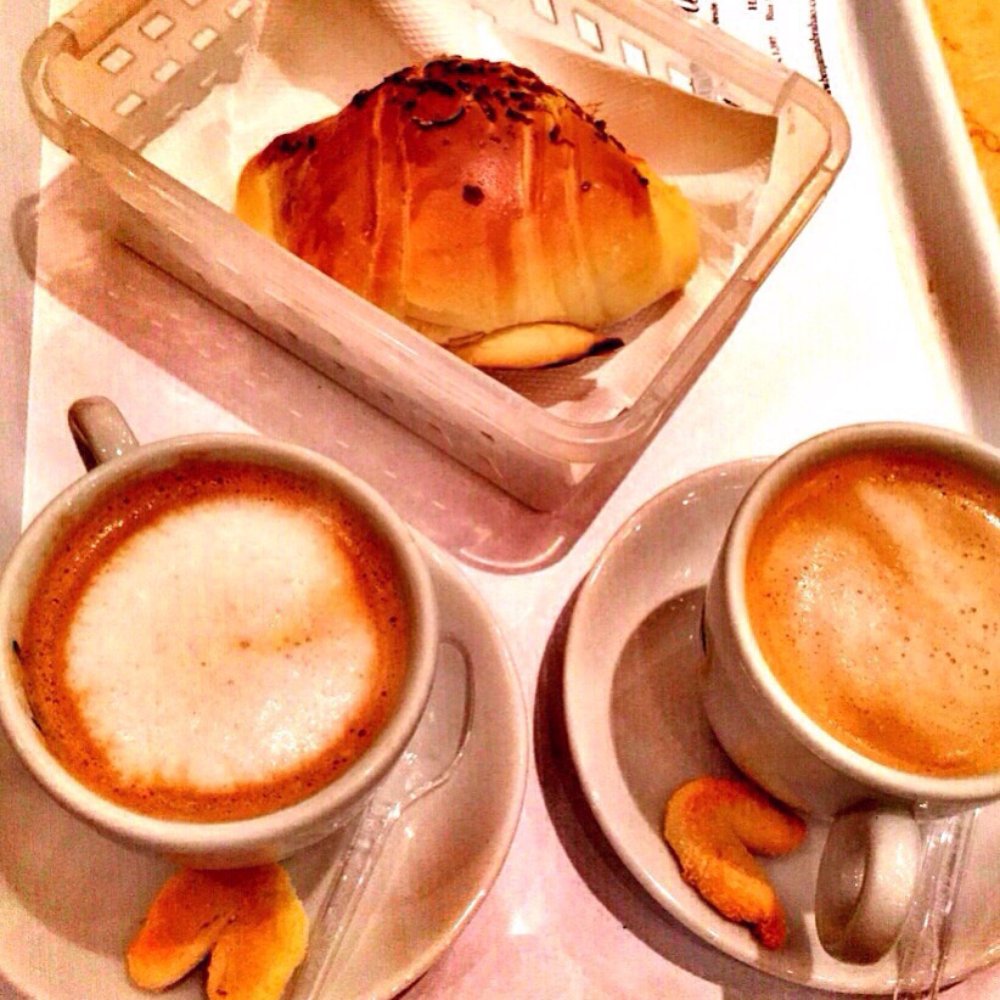 Benjamin A Padaria - Croissant com pingado! - Bakeries Near Me - São Paulo, SP Benjamin A Padaria - Croissant com pingado! - Bakeries Near Me - São Paulo, SP