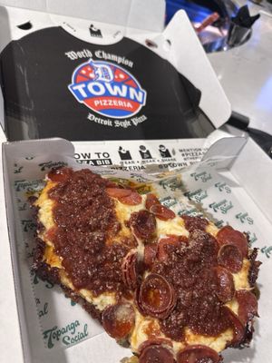 D-Town Pizzeria by null