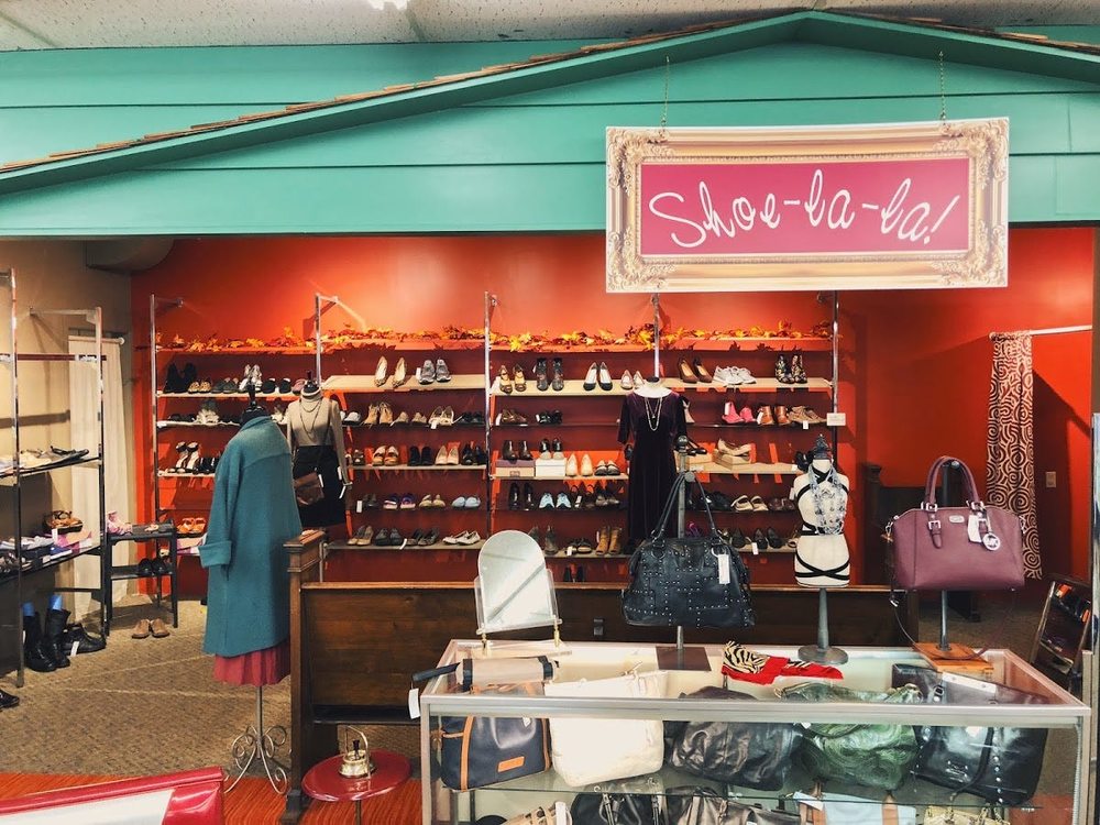 OMT! DIVINE RESALE Updated September 2024 12 Photos 1725 Van Dorn St, Lincoln, Nebraska