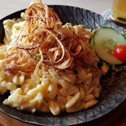 Der Lieberhof - Hausgemachte Käsespätzle mit Beilagensalat