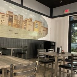 Piu Bello Buckhead - Seating area