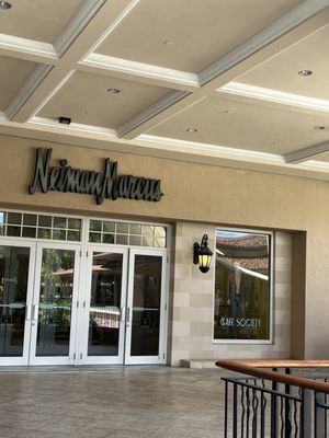Neiman Marcus by null