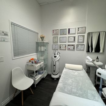 Escape Reality Skin Lounge - Skin Care Near Me - Los Angeles, California Escape Reality Skin Lounge - Skin Care Near Me - Los Angeles, California